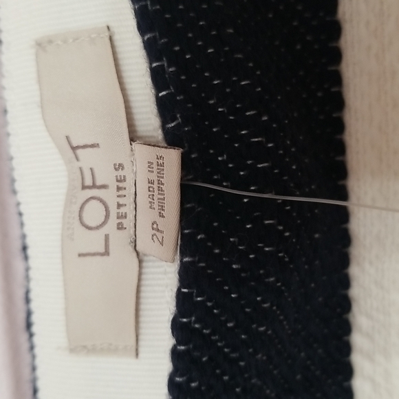 LOFT navy blue and white illusion skirt, size 2P - Picture 8 of 9